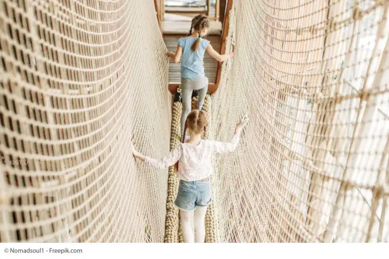 Indoor Spielplatz Klettern Kindergeburtstag Spielhalle Kletterpark Bällebad