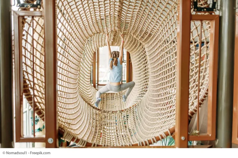 Indoor Action Klettern